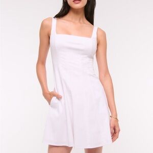 Elegant White Sleeveless Dress